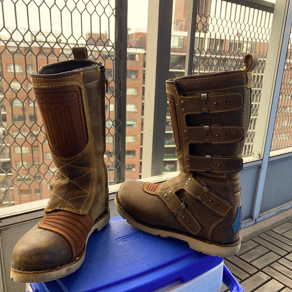 Elsinore motorcycle boots